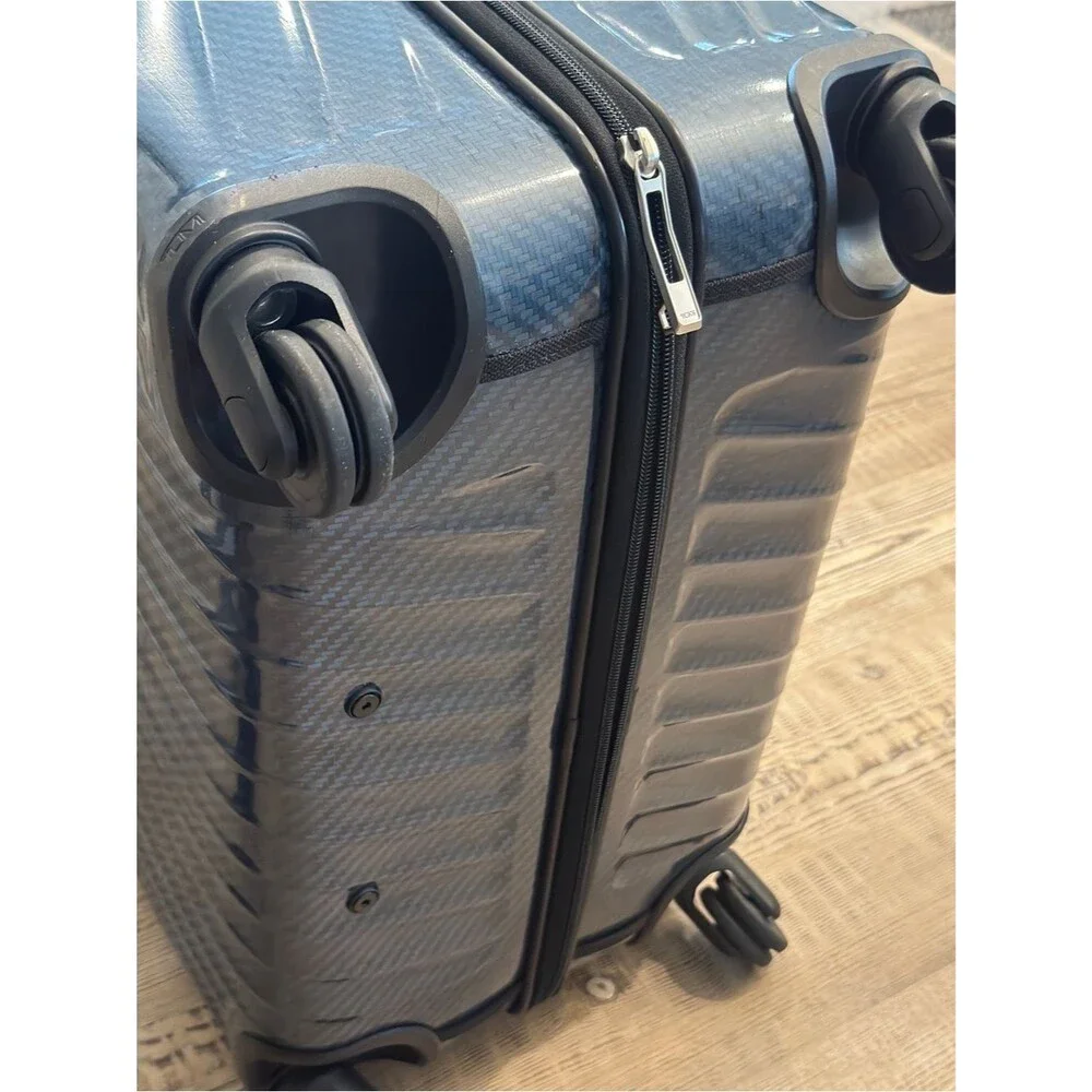Tumi Large Expandable Checked Glossy Navy Hard-Shell Spinner Luggage suitcase